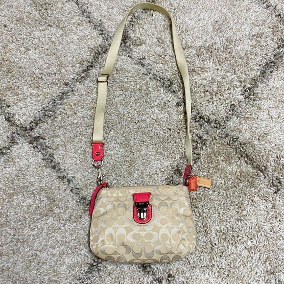 Coach Signature Pink Patent Trim Swingpack Crossbody Shoulder Bag - Picture 3 of 8